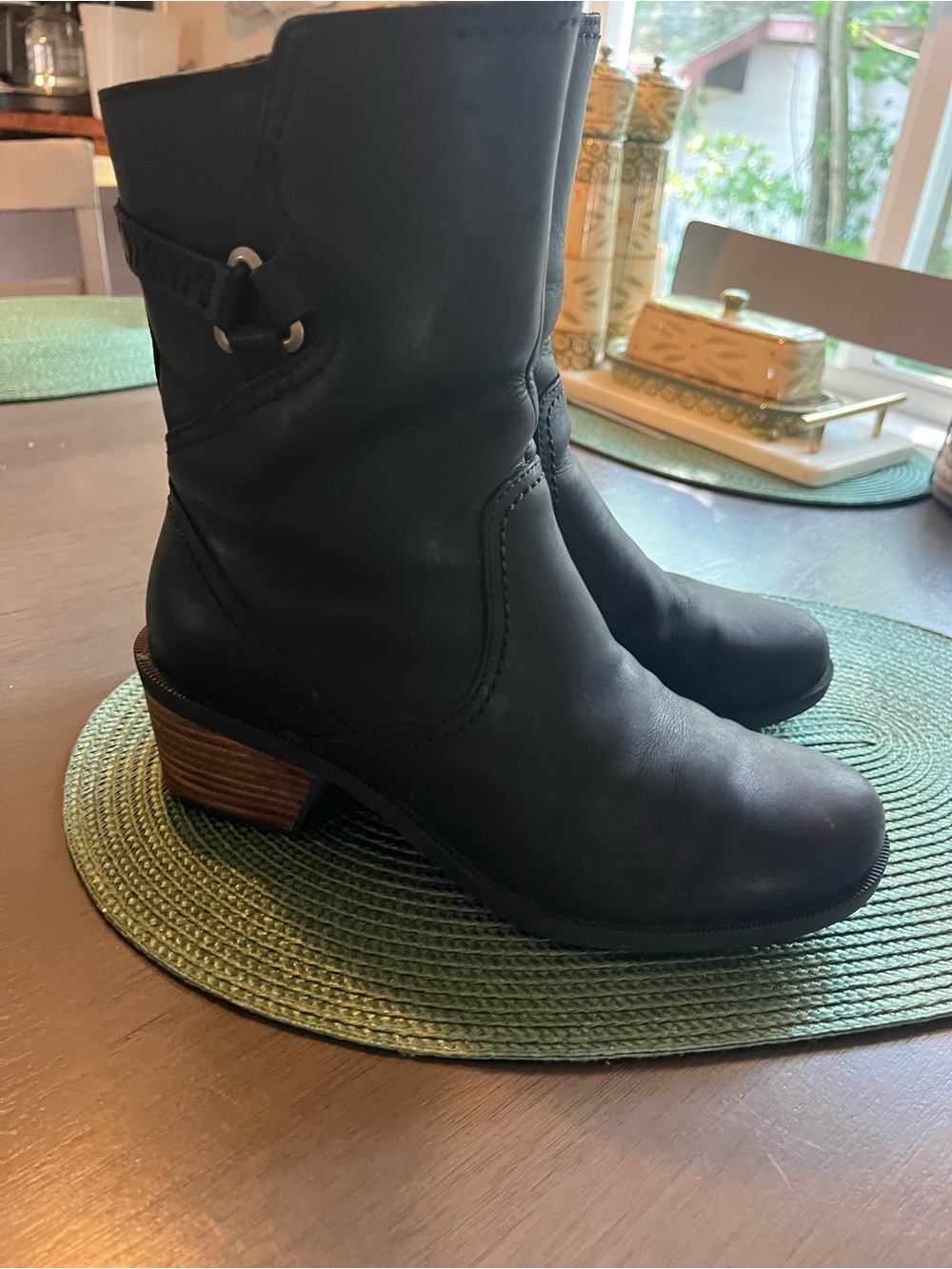 Teva Women's Foxy Mid Black Leather Boots 1012463 Size US 7.5